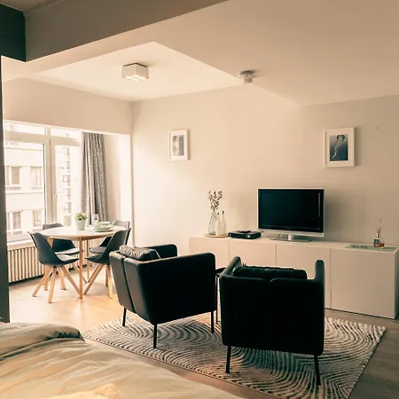 Apartment Ruime 2 Pers Bij Casino Oostende: Geniet Zee, Kunst, En Relax Ostend